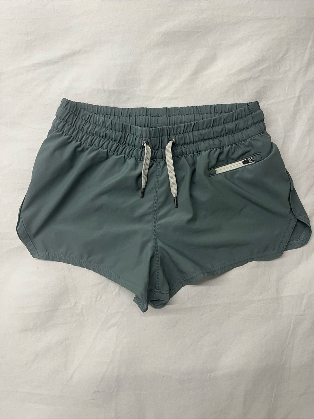 Vuori Clementine 2.0 Women’s Sz Small Sage Green Lined Athletic Sport Shorts